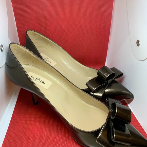 Bronze Valentino pointed toe pumps - Picture 2 of 6